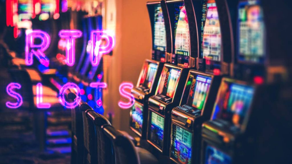 Breaking Down the Mathematics of Slot Machines: Odds, RTP, and Variance